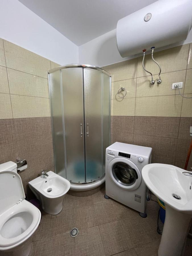 Amaris Apartments Durres Bagian luar foto